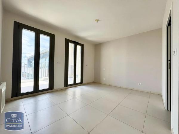 Appartement à louer 4 pièces 96.16m² Nîmes (30900)