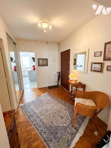 Appartement 3 pièces de 75 m² avec balcon, deux parkings, cave dans une résidence sécurisée