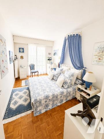 Appartement 3 pièces de 75 m² avec balcon, deux parkings, cave dans une résidence sécurisée
