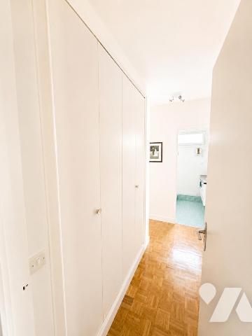 Appartement 3 pièces de 75 m² avec balcon, deux parkings, cave dans une résidence sécurisée