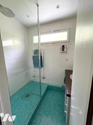 Appartement 3 pièces de 75 m² avec balcon, deux parkings, cave dans une résidence sécurisée