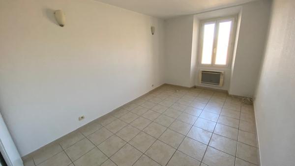 SISTERON- Appartement T3 - 60 M²