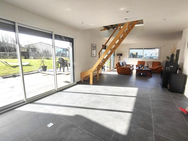 Maison à Larré, 61250 - 6 pièces 158m²