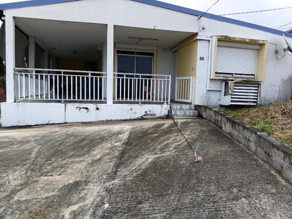 MAISON À RÉNOVER - LE GOSIER (GUADELOUPE)