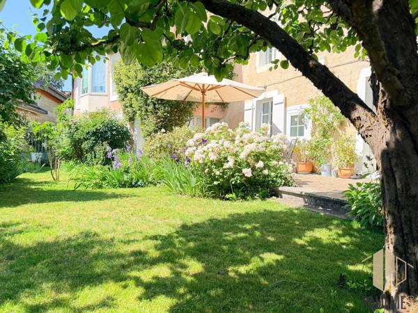 MAISON EN PIERRE 3 ou 4 chambres – 232 M² – JARDIN – SERGY 01630