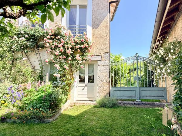MAISON EN PIERRE 3 ou 4 chambres – 232 M² – JARDIN – SERGY 01630