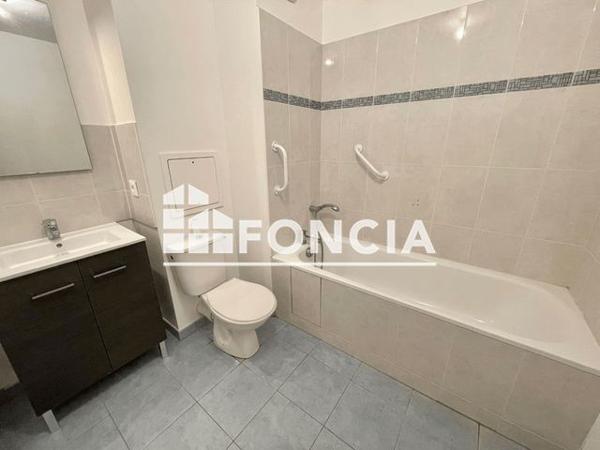 Location Appartement 2 pièces 44.3 m² - 6 RUE DE BOUGAINVILLE Elancourt 78990