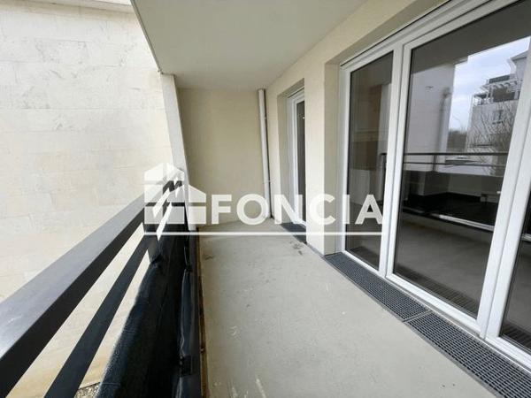 Location Appartement 2 pièces 44.3 m² - 6 RUE DE BOUGAINVILLE Elancourt 78990