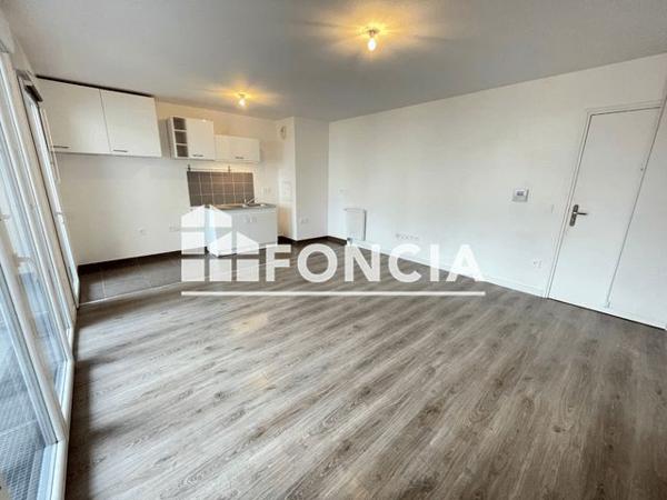 Location Appartement 2 pièces 44.3 m² - 6 RUE DE BOUGAINVILLE Elancourt 78990