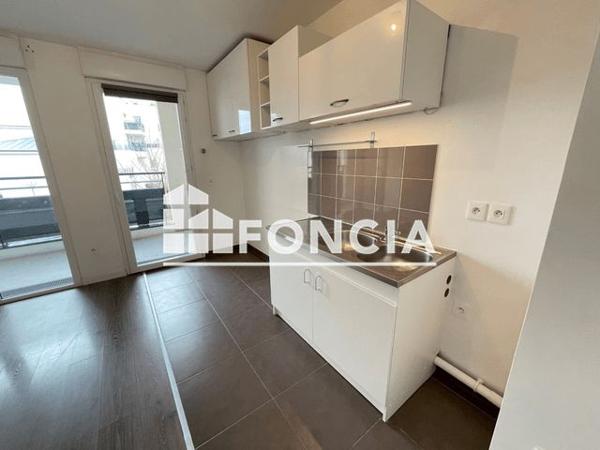 Location Appartement 2 pièces 44.3 m² - 6 RUE DE BOUGAINVILLE Elancourt 78990