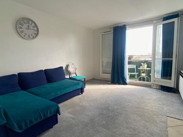 Lumineux 3 Pièces proche commodités.