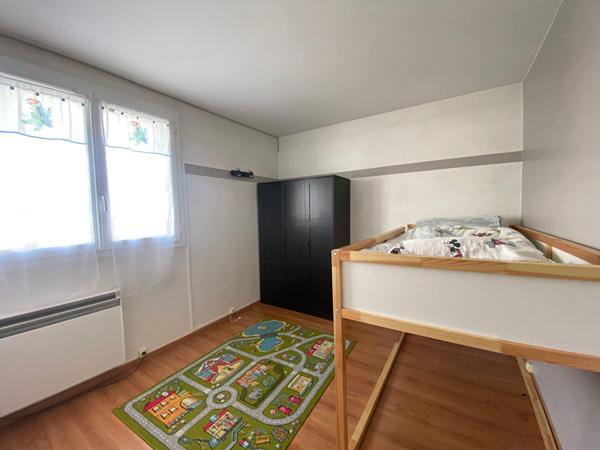 Lumineux 3 Pièces proche commodités.