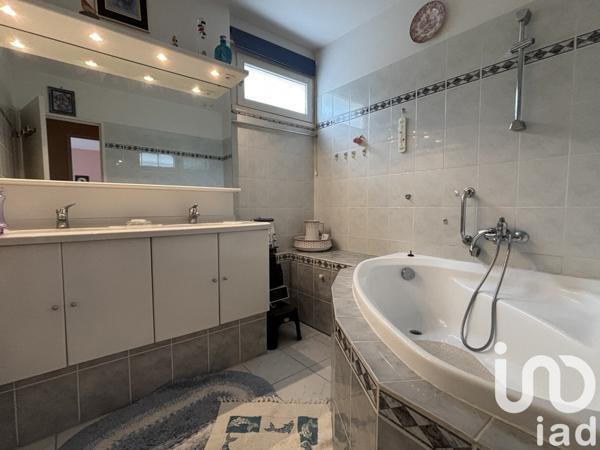 Maison à vendre 4 pièces 99 m² Saumur