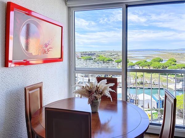 STUDIO CABINE LUMINEUX ET VUE DEGAGEE MER ET ETANGS