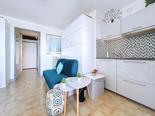 STUDIO CABINE LUMINEUX ET VUE DEGAGEE MER ET ETANGS