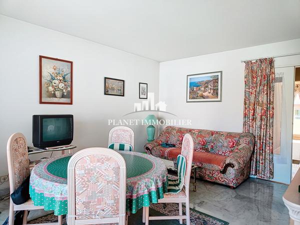 JUAN LES PINS CENTRE APPARTEMENT 2 PIECES TERRASSE