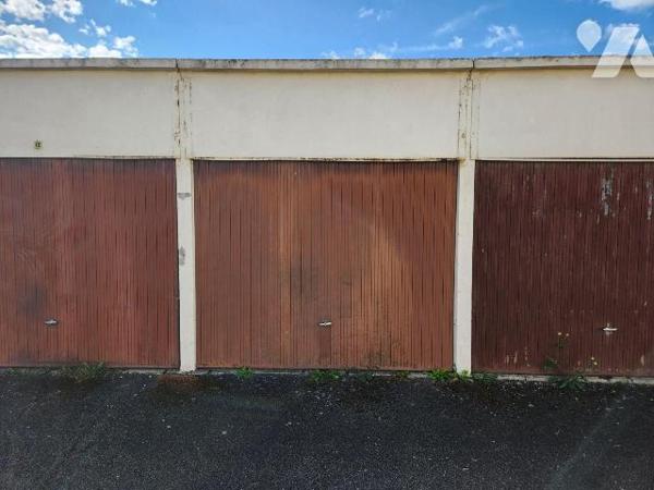 A vendre à Bar-sur-Aube, proche  tout de commerce, idéalement situé à seulement 10 minutes du p...