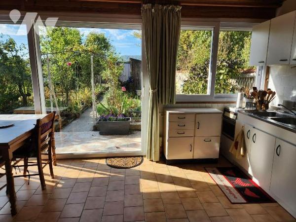 A vendre à Bar-sur-Aube, proche  tout de commerce, idéalement situé à seulement 10 minutes du p...