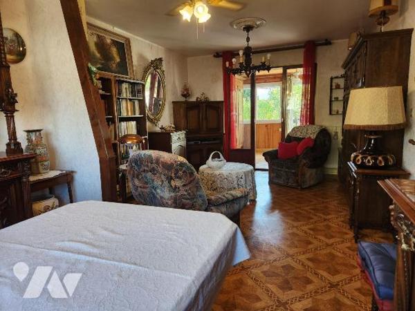 A vendre à Bar-sur-Aube, proche  tout de commerce, idéalement situé à seulement 10 minutes du p...