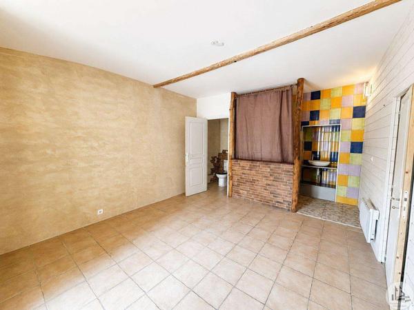 Maison de village rénovée avec cour