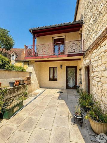 Maison de village rénovée avec cour