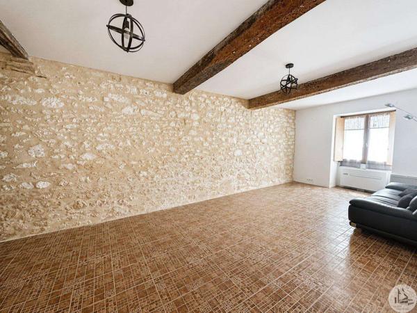 Maison de village rénovée avec cour