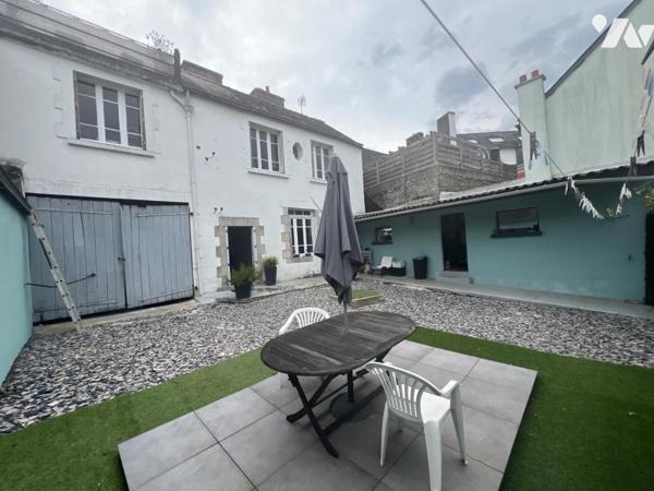 PLOUAY centre bourg du charme 6 chbs sur 266 m² de terrain (prévoir travaux)