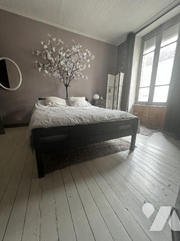 PLOUAY centre bourg du charme 6 chbs sur 266 m² de terrain (prévoir travaux)