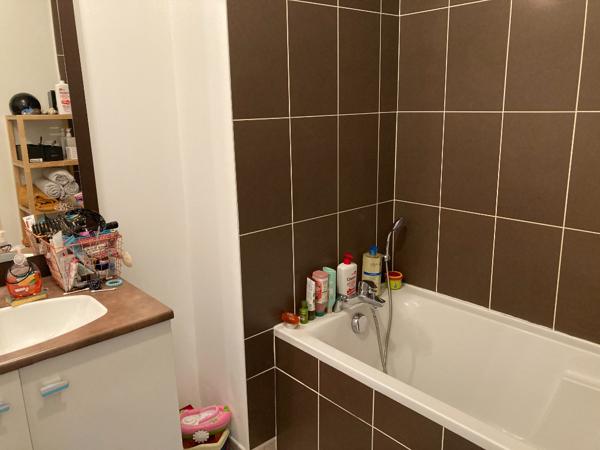 A louer - Appartement T3 avec balcon et place de parking - Angers secteur centre-ville