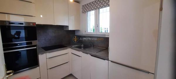 Location                                                      Appartement
                        
                     3 pièces                      63 m2                     à Saint-Raphaël
