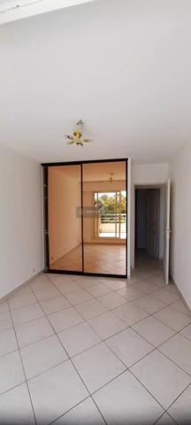 Location                                                      Appartement
                        
                     3 pièces                      63 m2                     à Saint-Raphaël