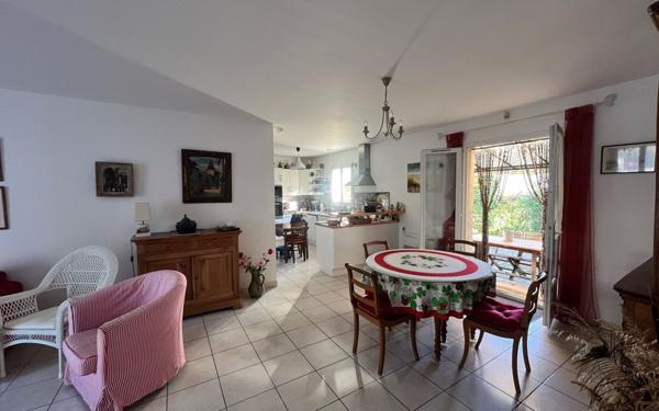 Maison à vendre    4 pièces •  Barjac