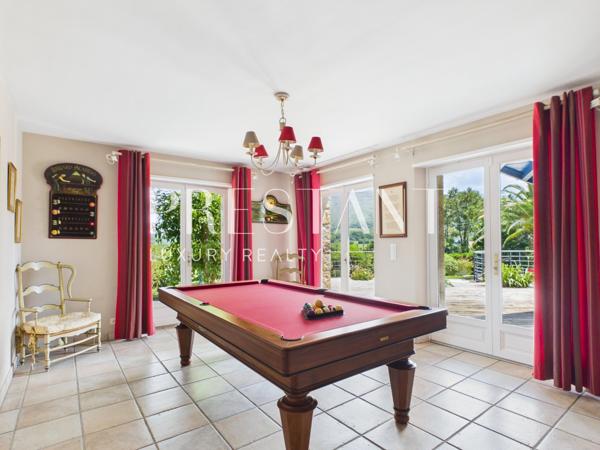 PROPRIÉTÉ D’EXCEPTION AU CŒUR DU PAYS BASQUE, URRUGNE