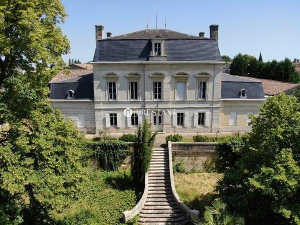 Domaine d’exception classé Monument Historique avec maison rénovée et vue sur Saint-Emilion, MONTAGNE