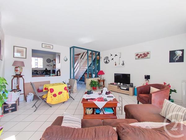 Appartement F3 à vendre  3 pièces - 59,85 m 2   MELUN  - 77
