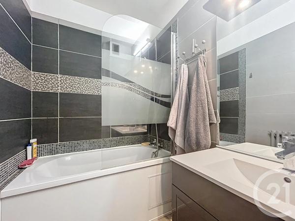 Appartement F3 à vendre  3 pièces - 59,85 m 2   MELUN  - 77
