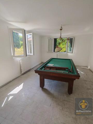 Vente                                                      Maison
                        
                     6 pièces                      189 m2                     à Chelles