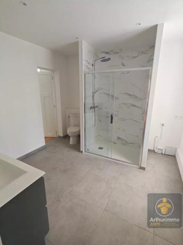 Vente                                                      Maison
                        
                     6 pièces                      189 m2                     à Chelles