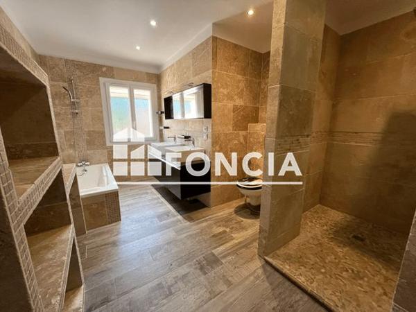 Location Appartement 3 pièces 98.8 m² - 12 RUE DES TROIS CHENES Sollies Toucas 83210