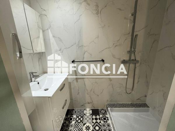 Location Appartement 3 pièces 98.8 m² - 12 RUE DES TROIS CHENES Sollies Toucas 83210