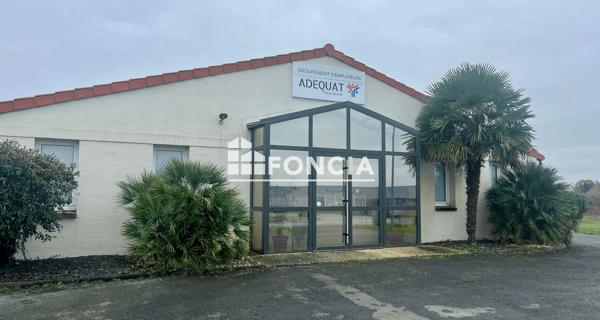 À vendre Local commercial 230 m² - Niort 79000