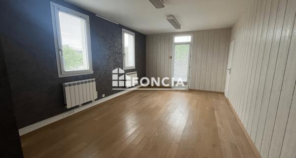 À vendre Local commercial 230 m² - Niort 79000