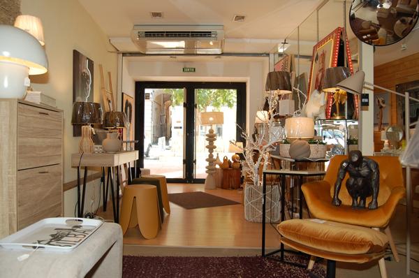Local Commercial
         7 pièces
        - 320 m² Exclusivité 130 000 € *