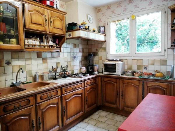 Maison de ville à vendre à Descartes dans l'Indre-et-Loire (37160), ref : 082/356