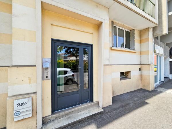 Appartement à vendre 2 pièces + balcon et cave TARBES (65)