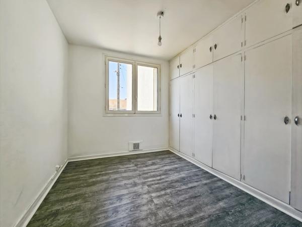 Appartement à vendre 2 pièces + balcon et cave TARBES (65)