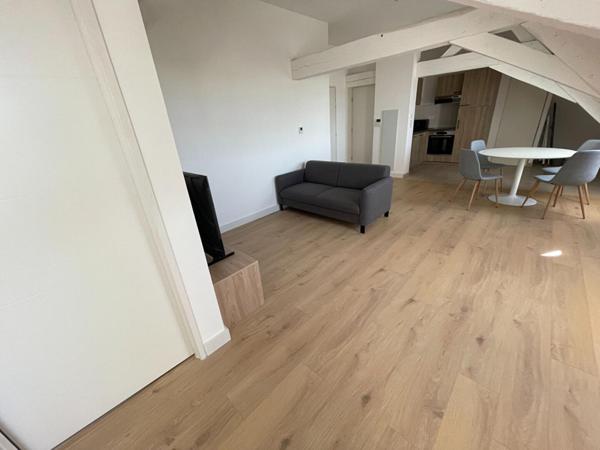 A LOUER : T2 à SECLIN • • 770 € CC • Réf. 1562-M214