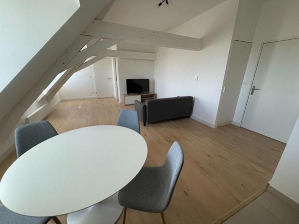 A LOUER : T2 à SECLIN • • 770 € CC • Réf. 1562-M214