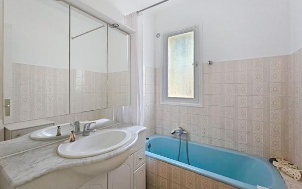 Appartement à vendre    2 pièces • 44,69 m2 Antibes