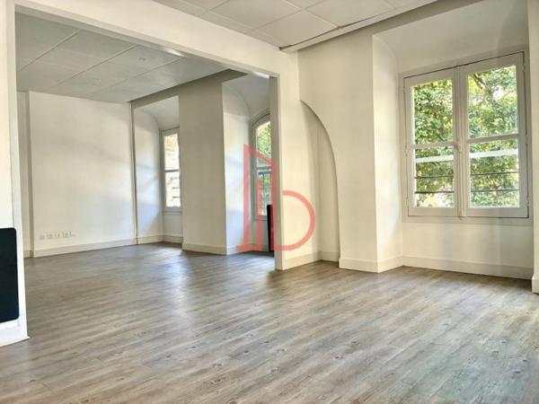 Bureau de 52 m² à louer à Bordeaux Centre